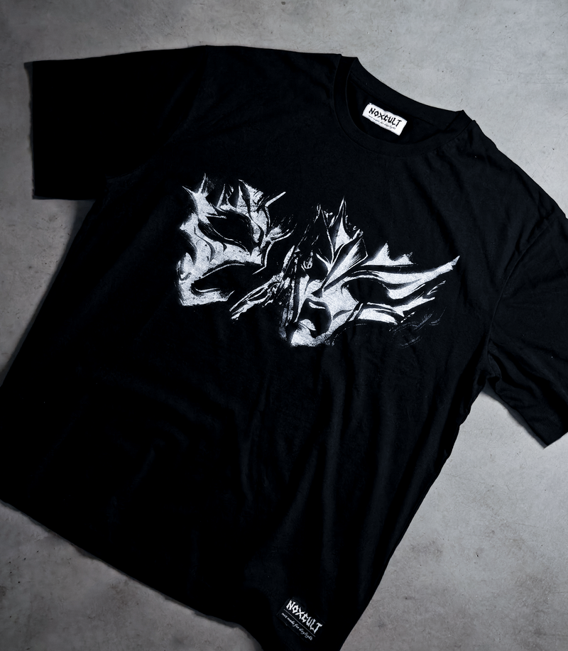 T-shirt NOXCULT Mascarade noir avec print masque blanc, vue à plat